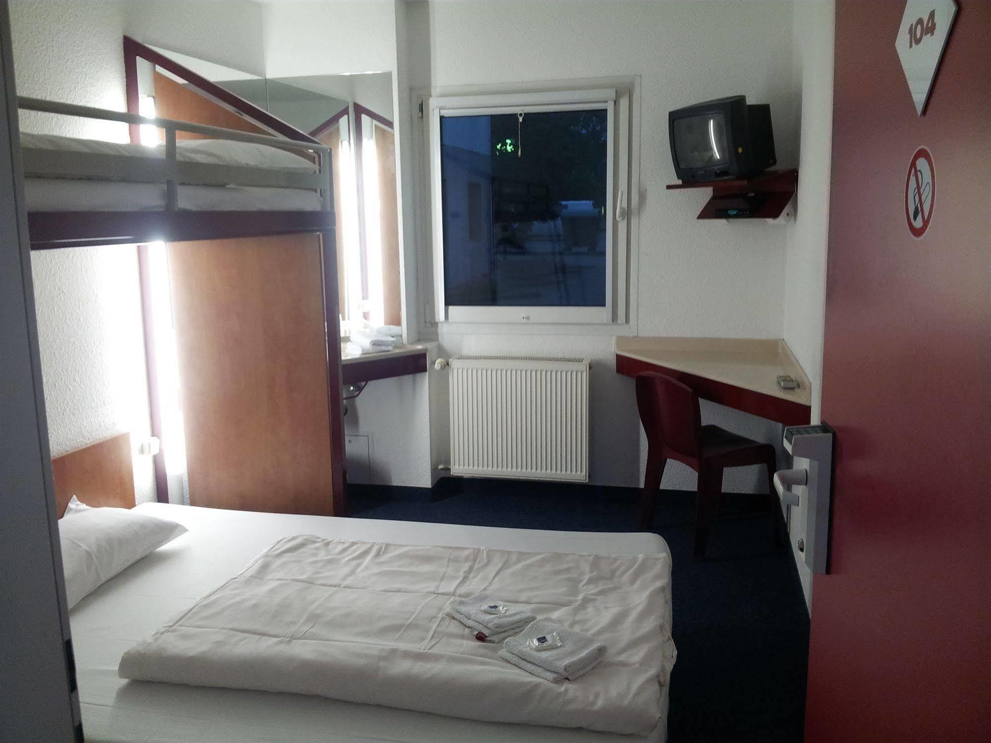 Motel 24H Hannover Bagian luar foto