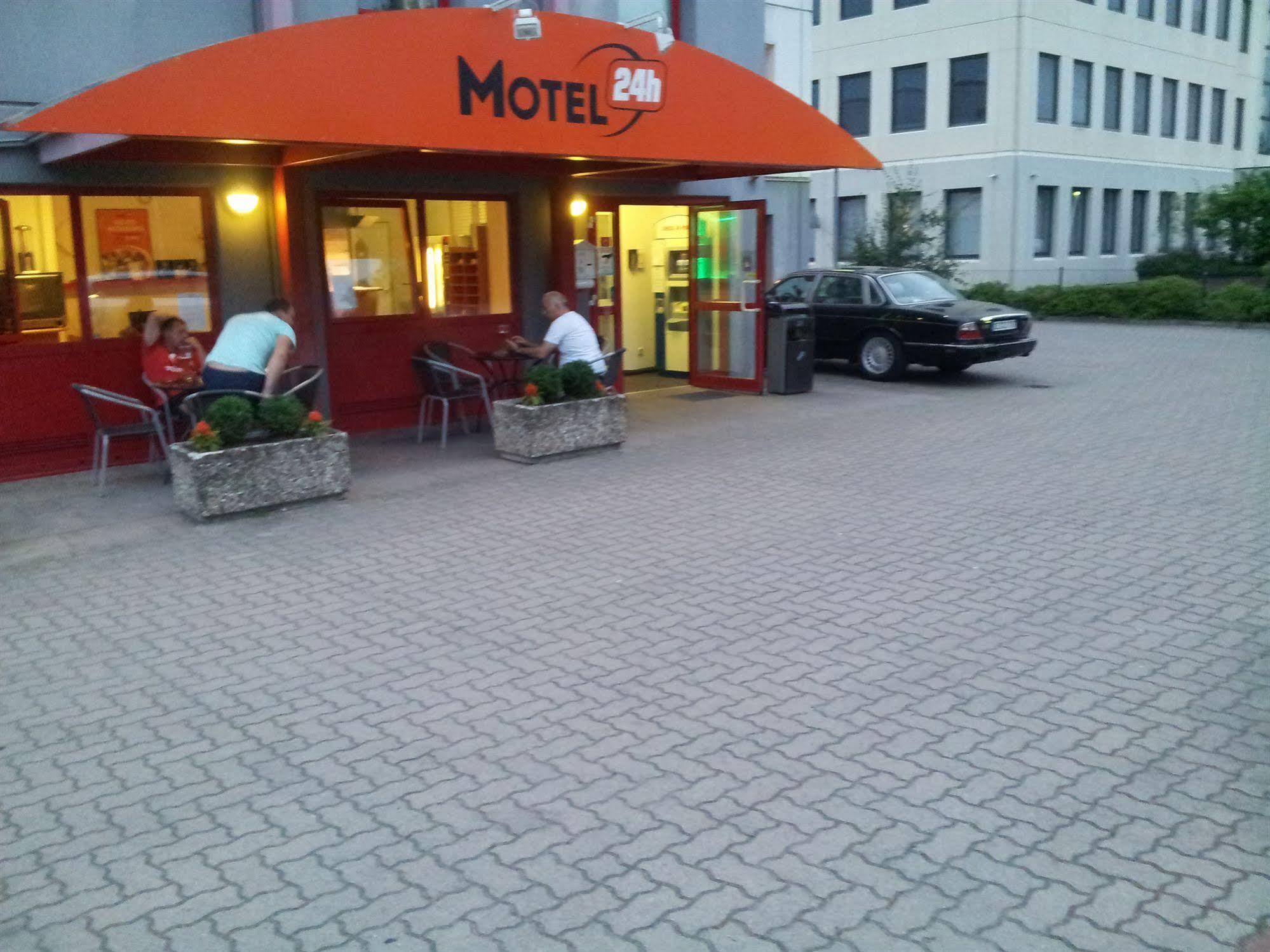 Motel 24H Hannover Bagian luar foto