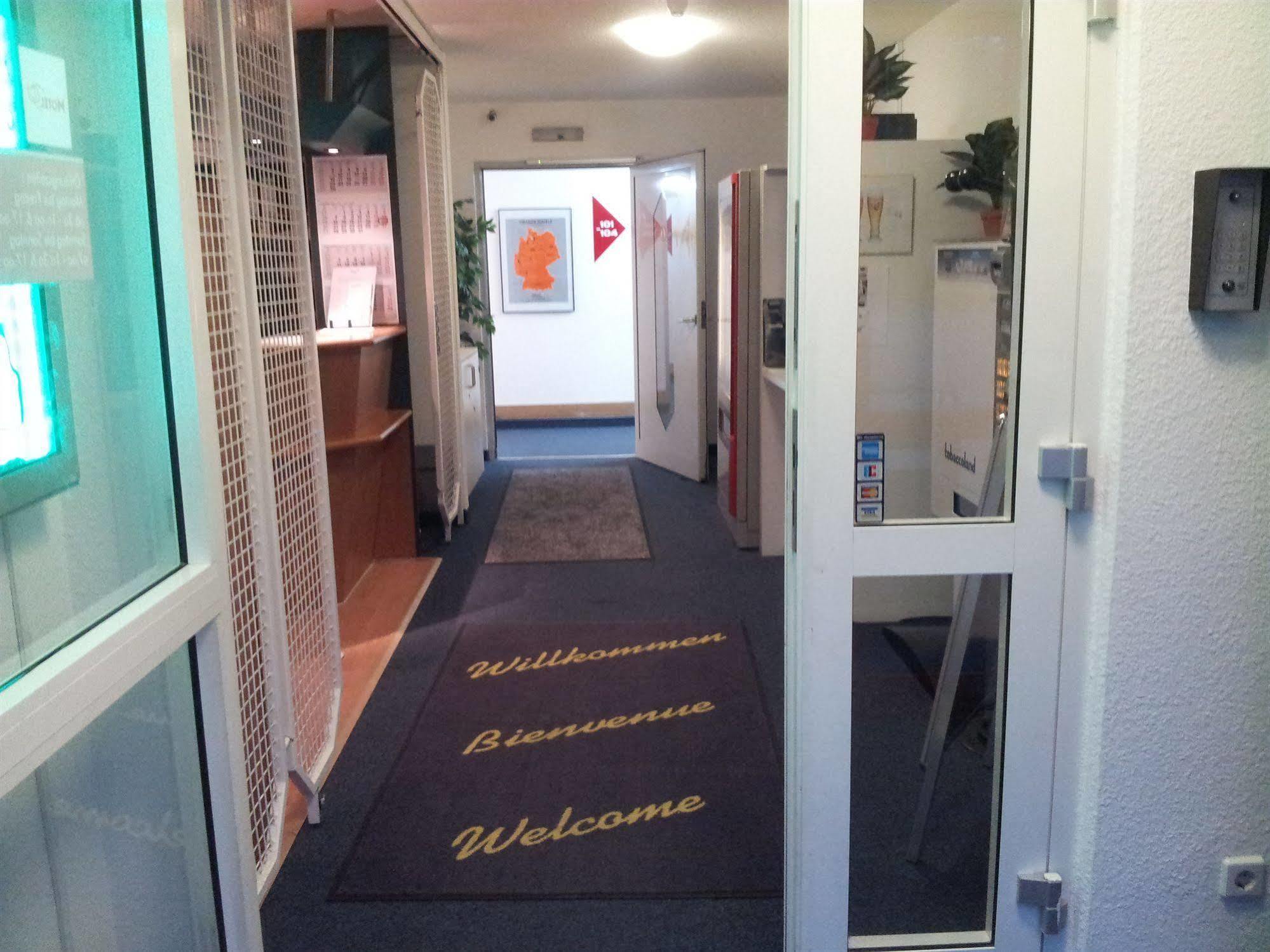 Motel 24H Hannover Bagian luar foto